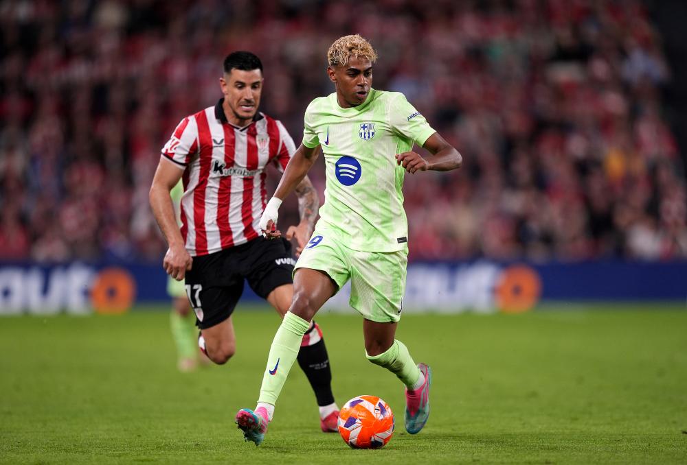 AC米兰1-0登顶意甲！38岁名将却抢走风头，带队12场不败紧追榜首