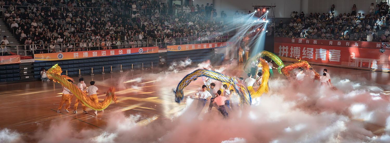 记者：阿贾克斯正接触前狼堡主帅西莫尼斯，视为海廷加继任者